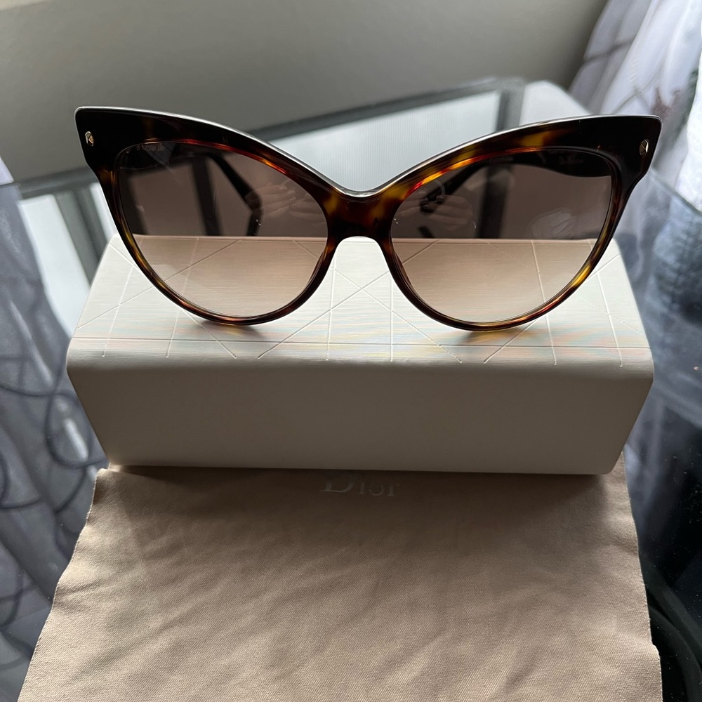 Christian Dior Acrylic Les Marquises Mohotani